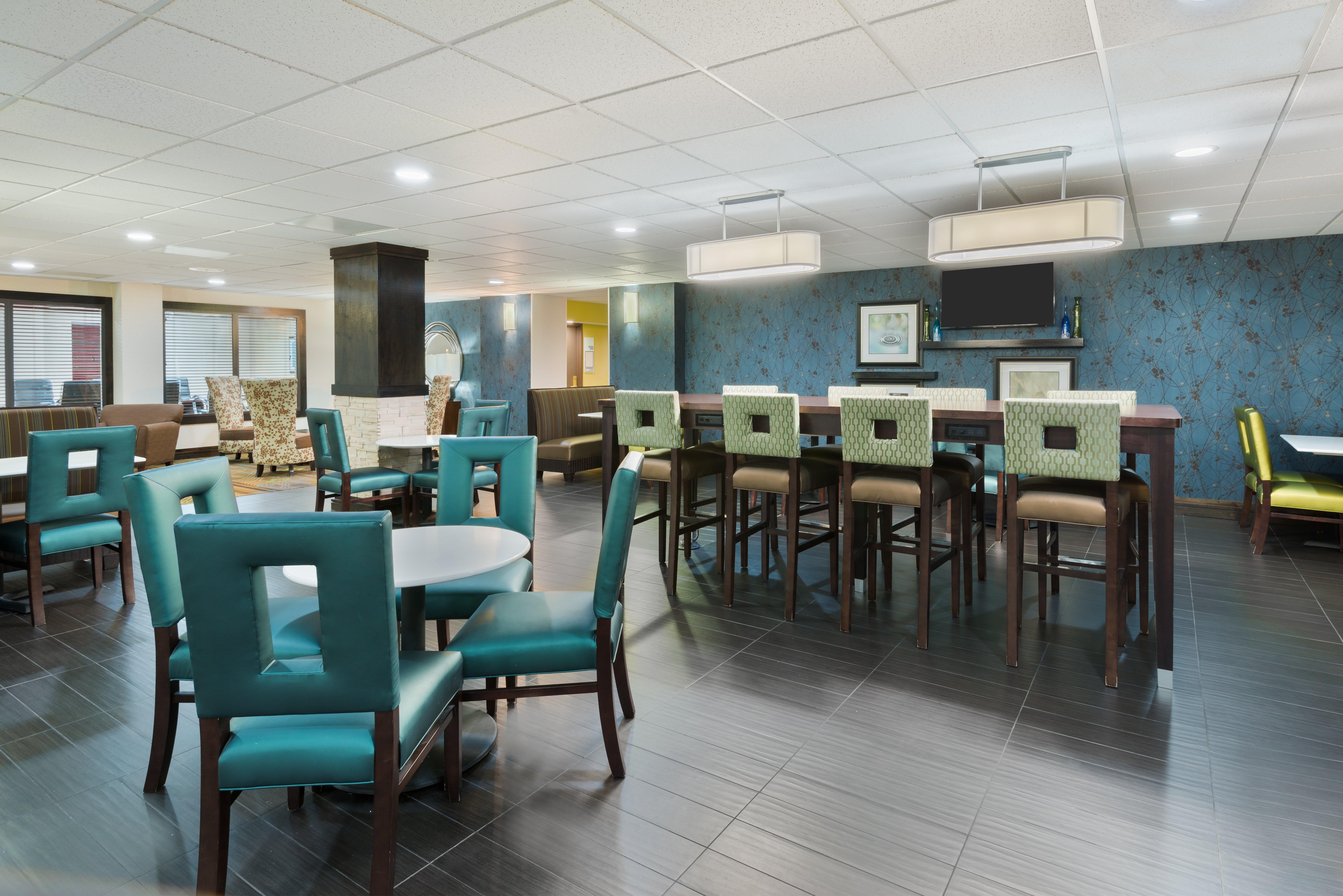 Holiday Inn Express Hotel & Suites Bentonville By Ihg Exterior foto
