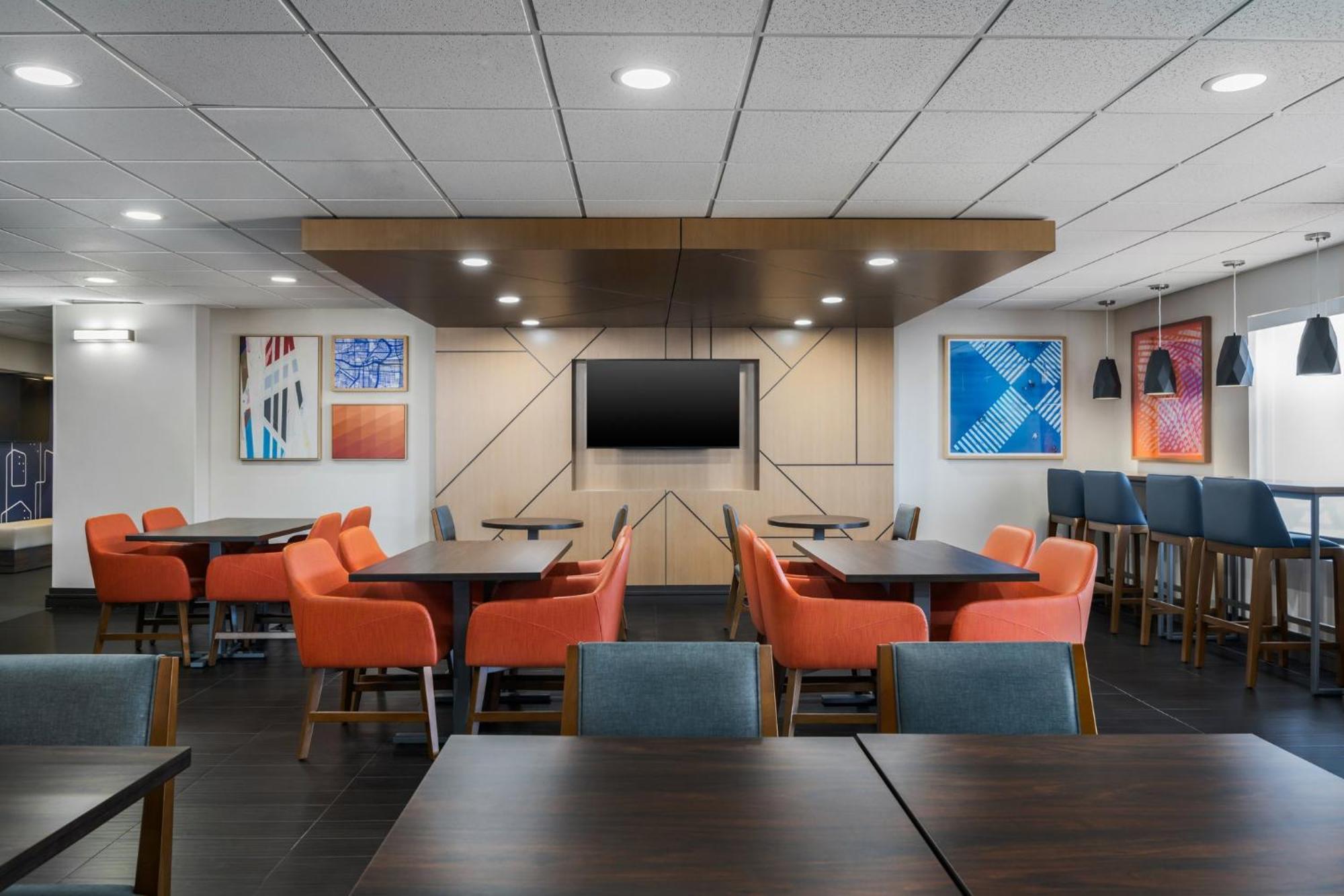 Holiday Inn Express Hotel & Suites Bentonville By Ihg Exterior foto