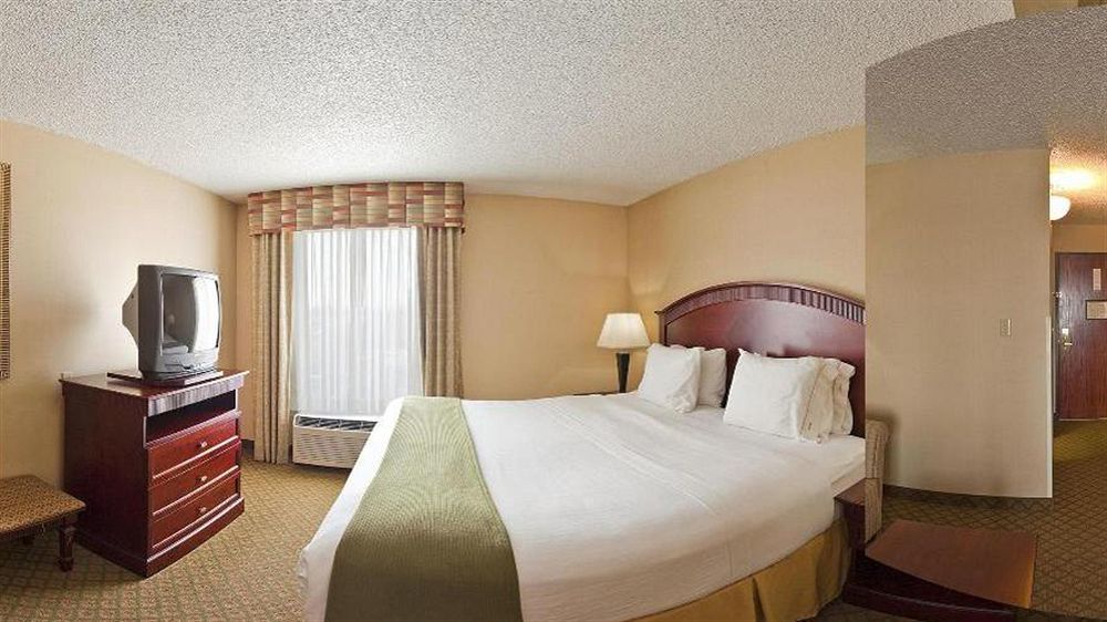 Holiday Inn Express Hotel & Suites Bentonville By Ihg Exterior foto