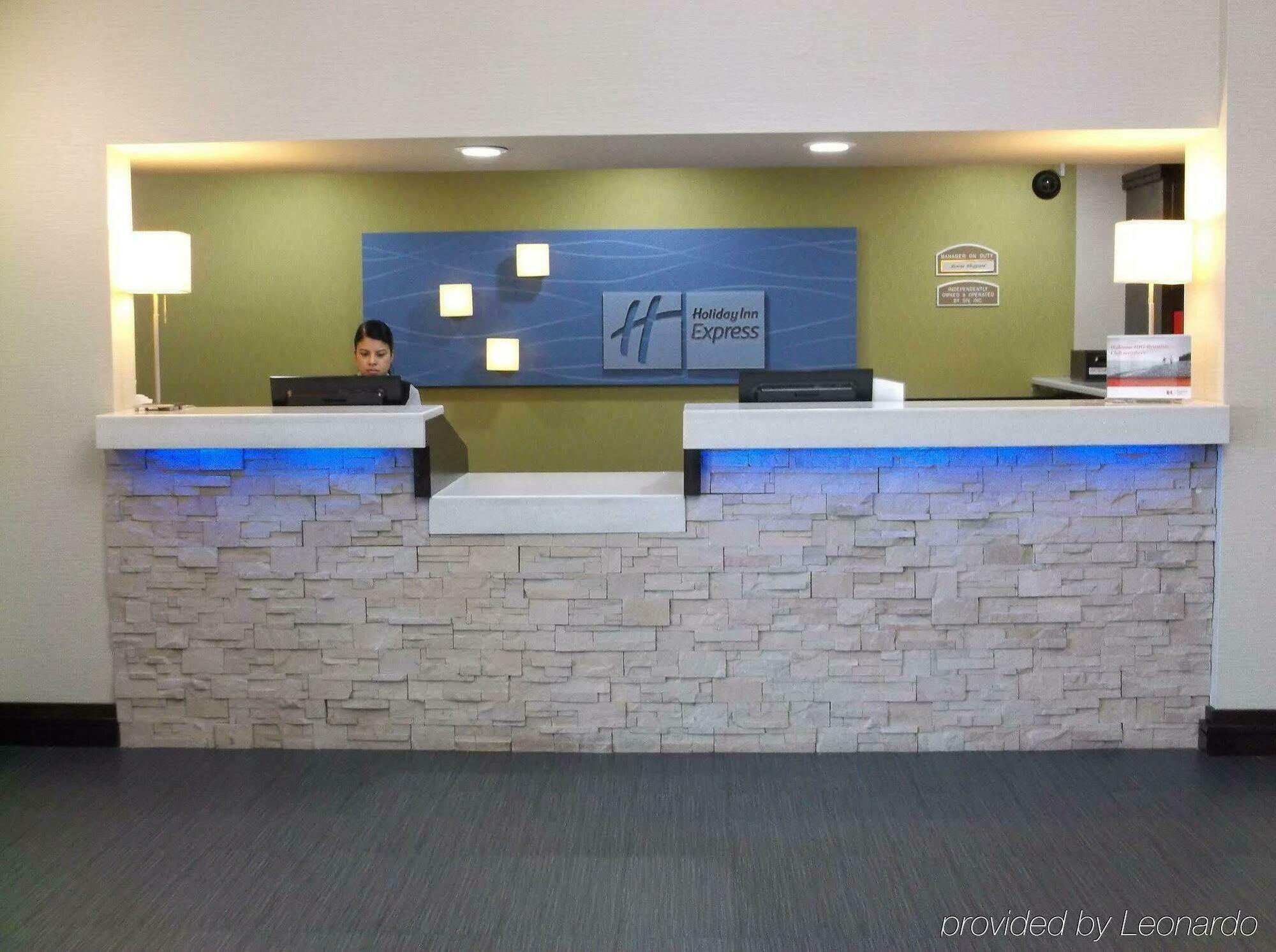 Holiday Inn Express Hotel & Suites Bentonville By Ihg Exterior foto
